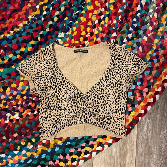 Brandy Melville cheetah crop top♡︎ - Picture 1 of 3